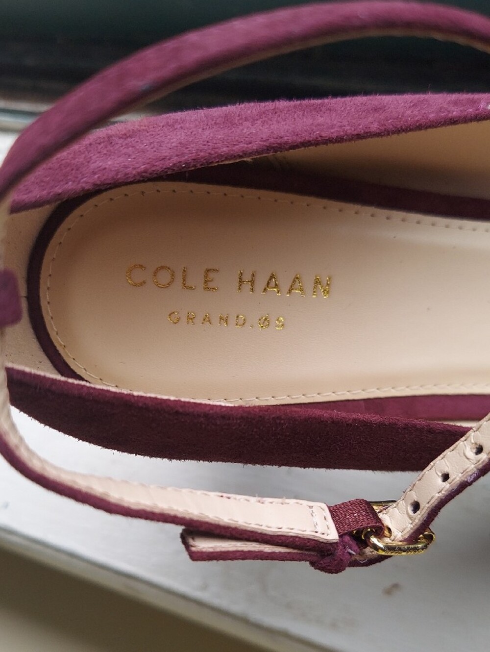 Cole Haan Wine Suede Ankle Strap Block Heel Rubber Sole Cushioned Insole Size 10 - Picture 3 of 15